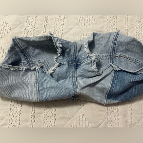 WRANGELR AND BILLABONG: Shorts size 27. Used but still in good condition - Picture 6 of 7